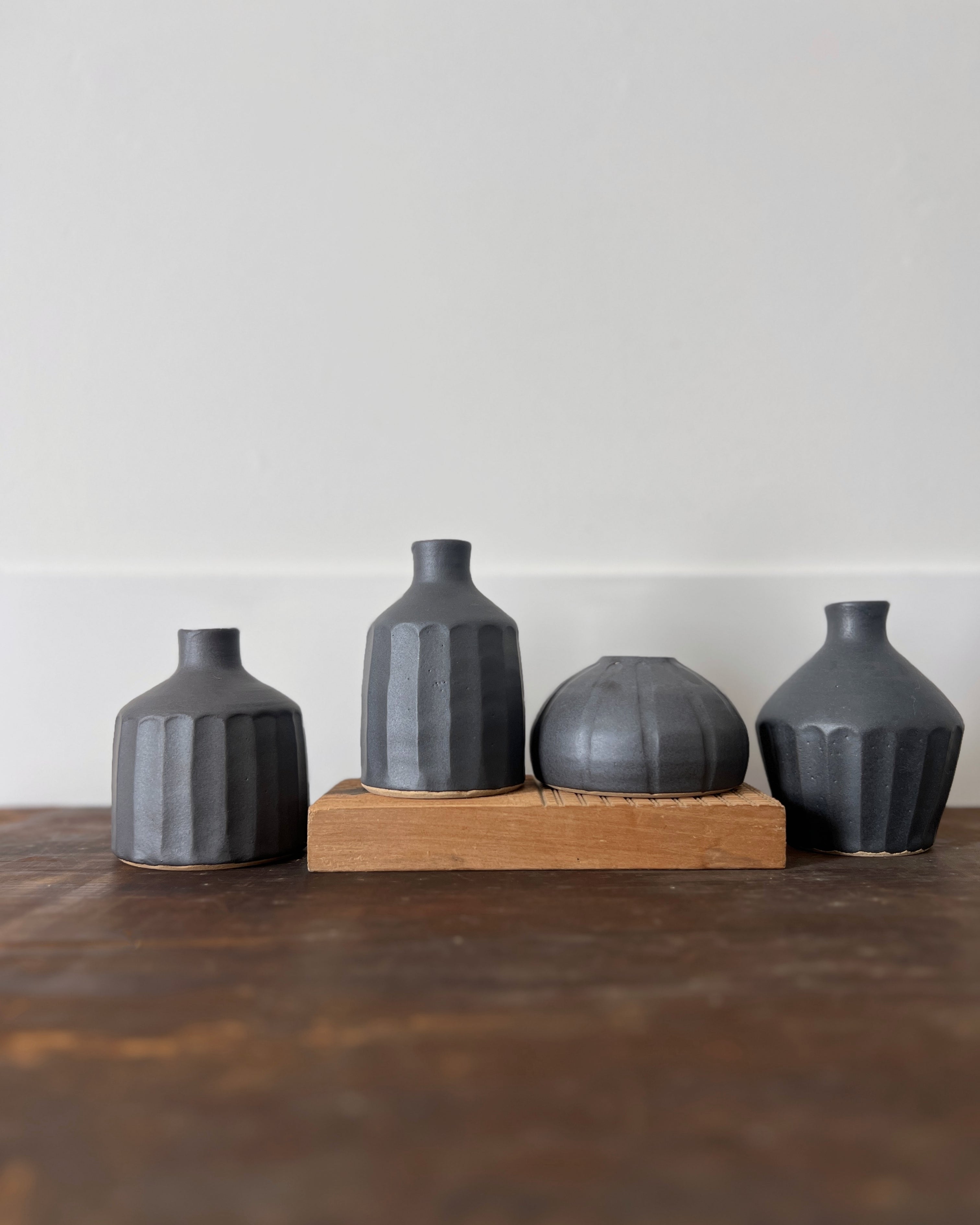 wakasama : ceramic vase