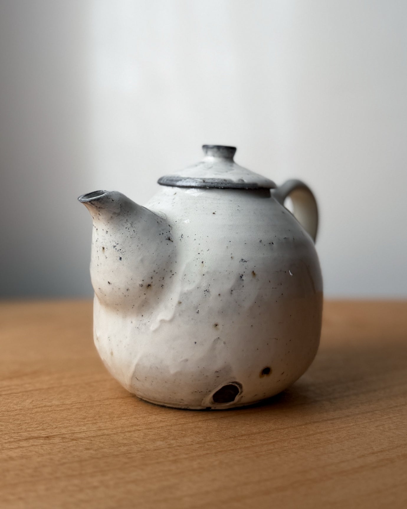 Wonki and J : ceramic teapot