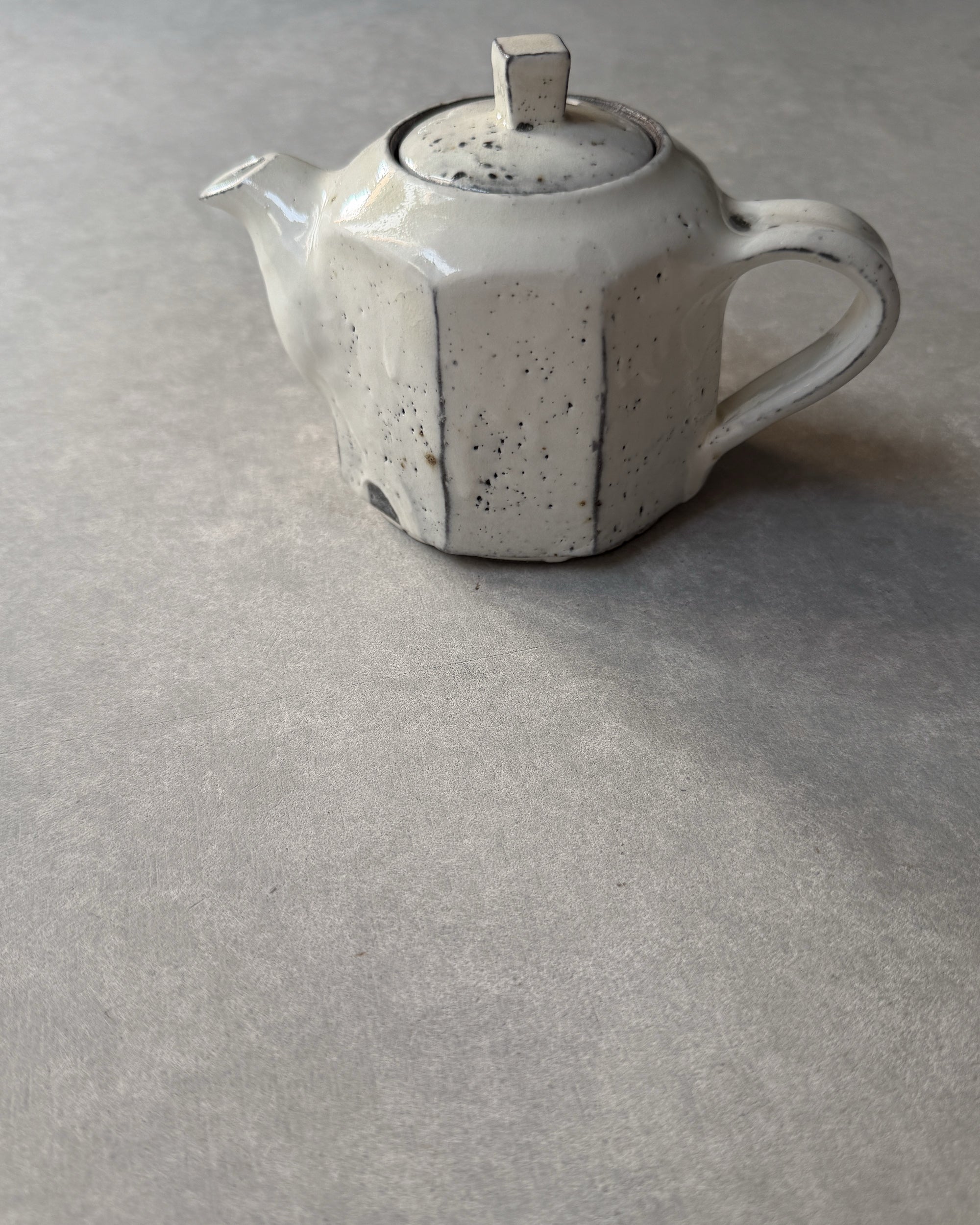 Wonki and J : small ceramic teapot