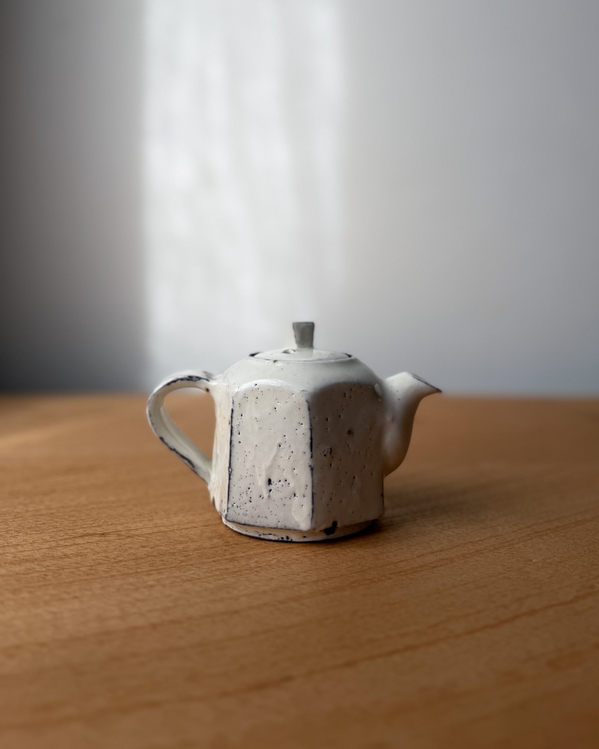 Wonki and J : small ceramic teapot