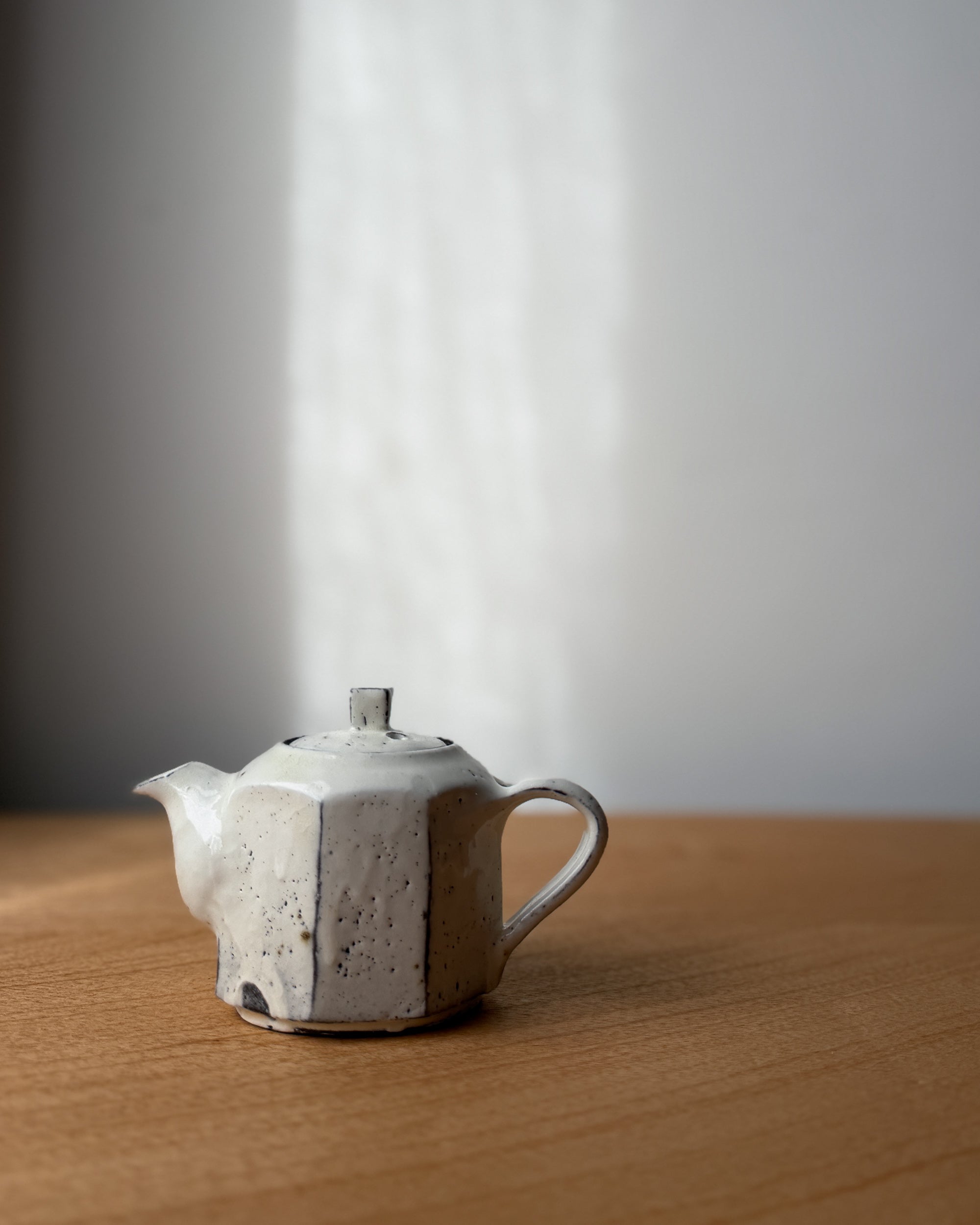Wonki and J : small ceramic teapot
