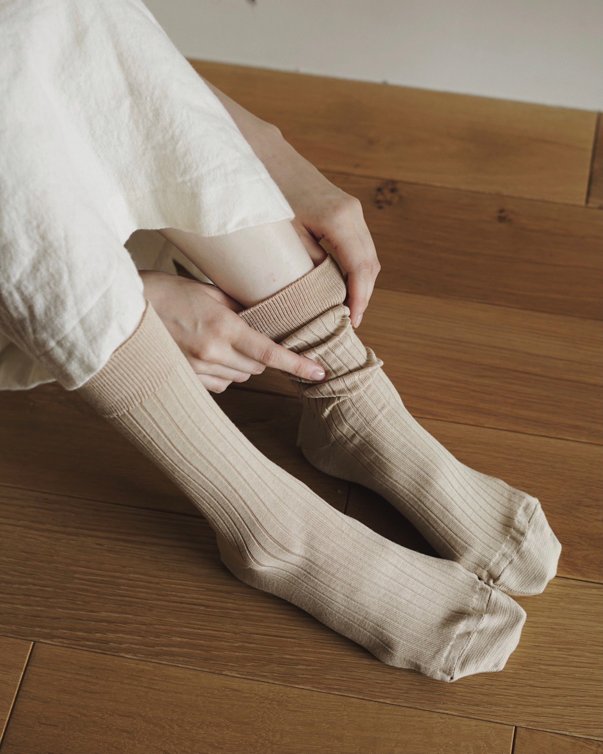 nishiguchi kutsushita : silk cotton ribbed socks