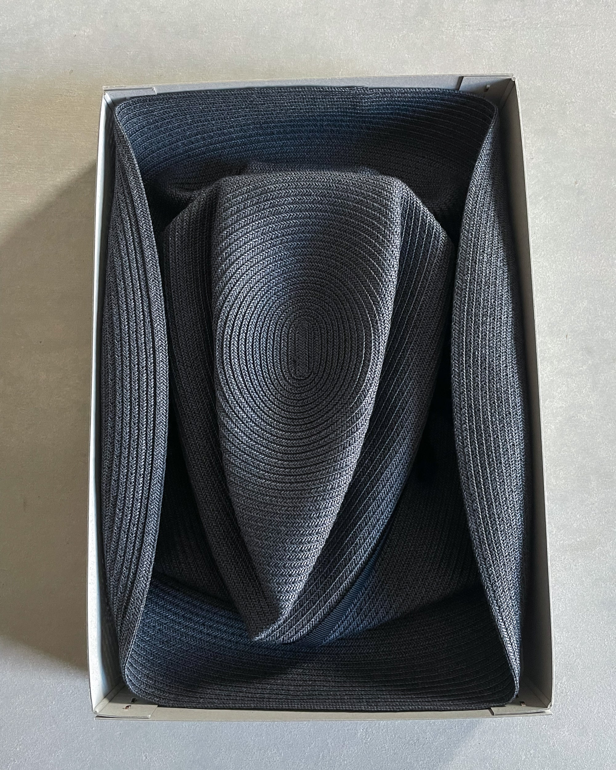 mature ha : boxed hat in charcoal with carbon ribbon