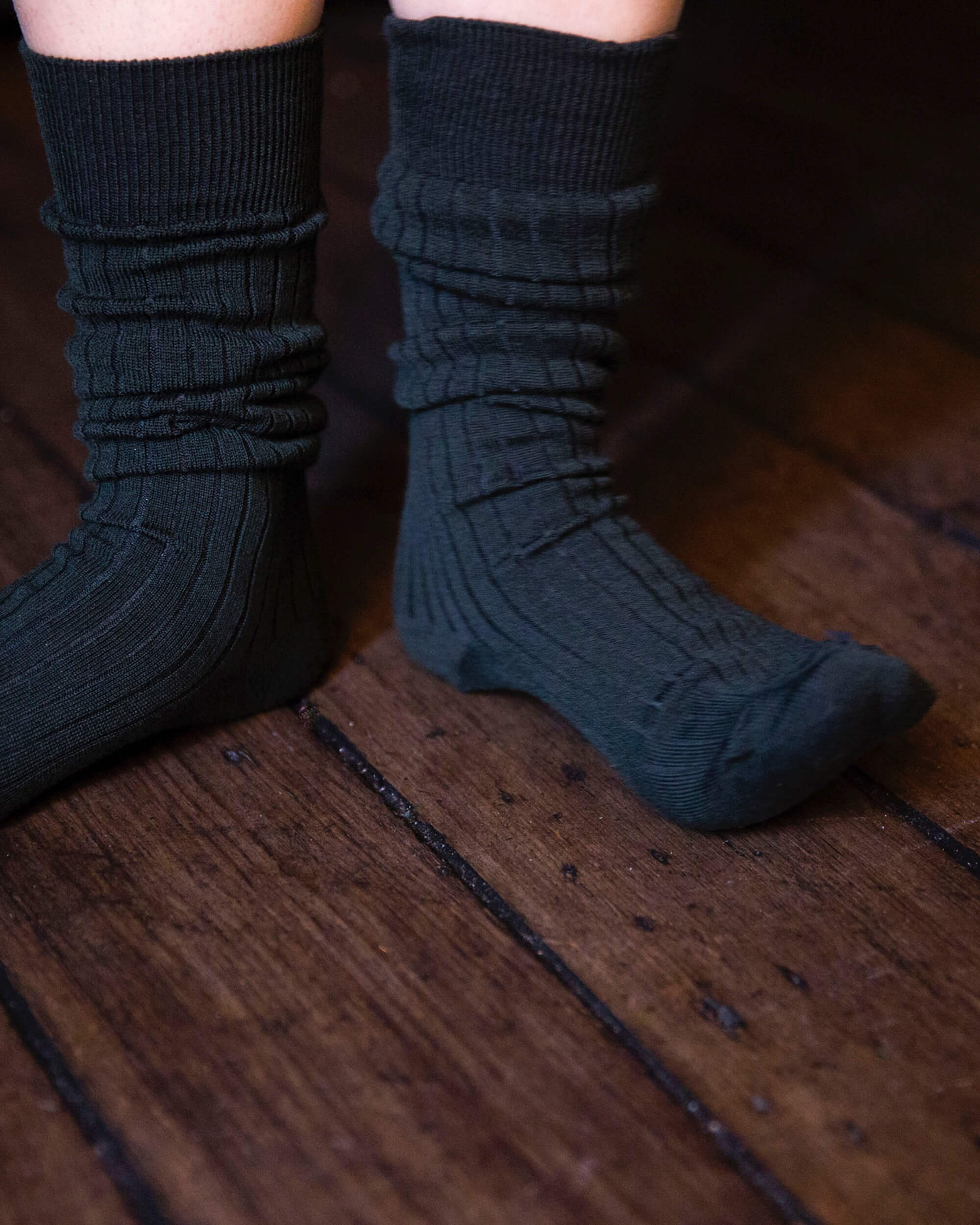 nishiguchi kutsushita : praha merino wool high socks