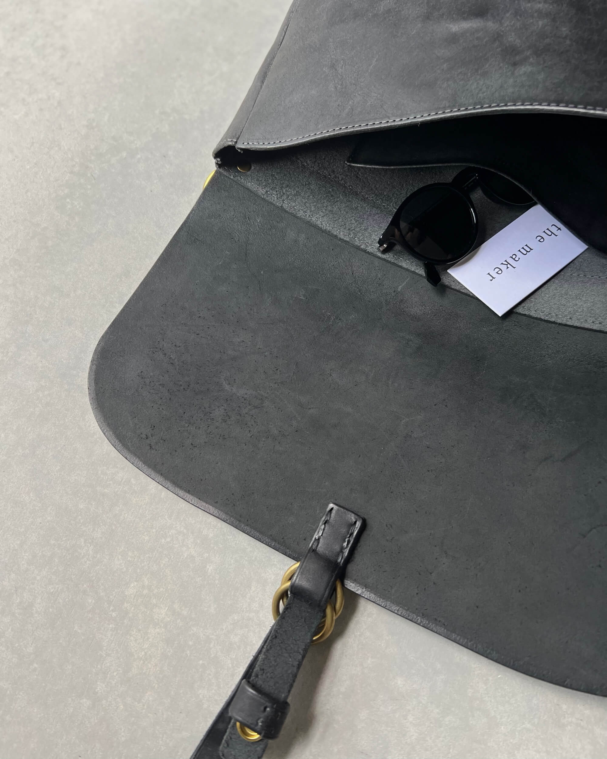 safuji : medium postman bag