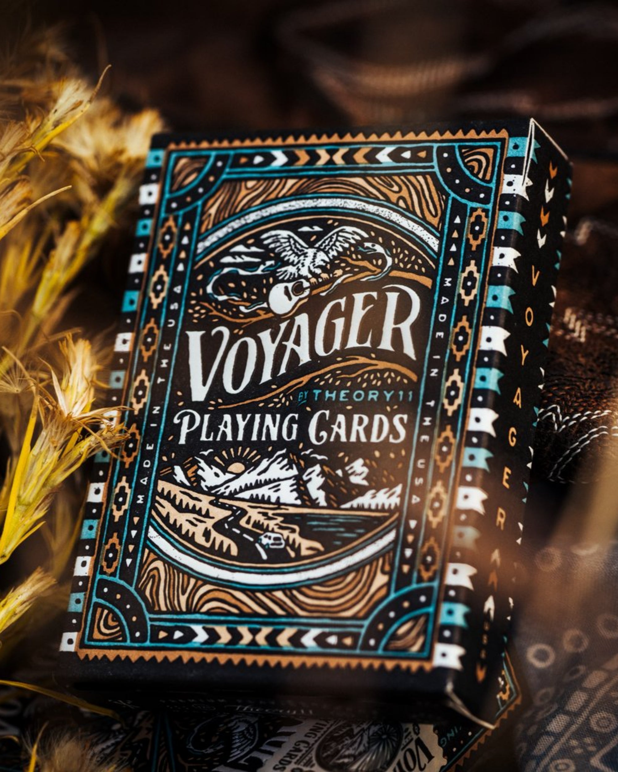 theory11 : voyager playing cards